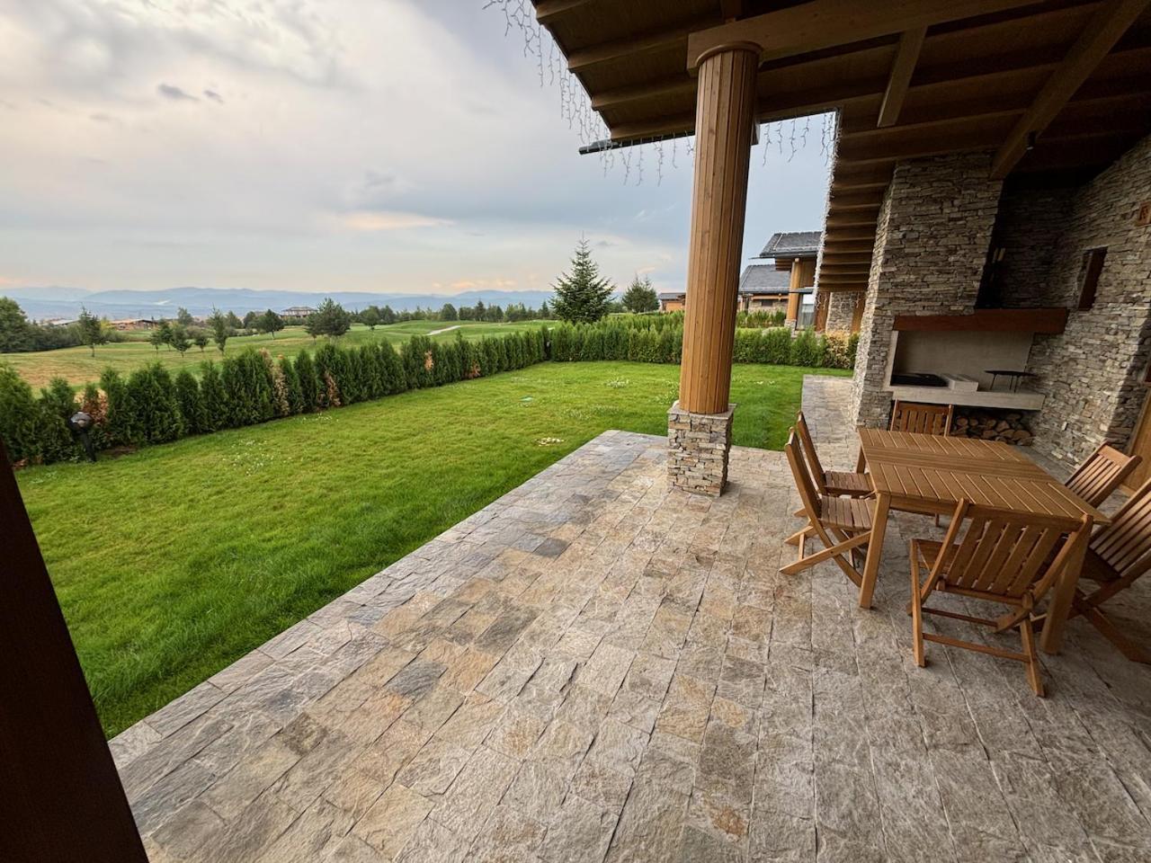 Pirin Golf Villa *